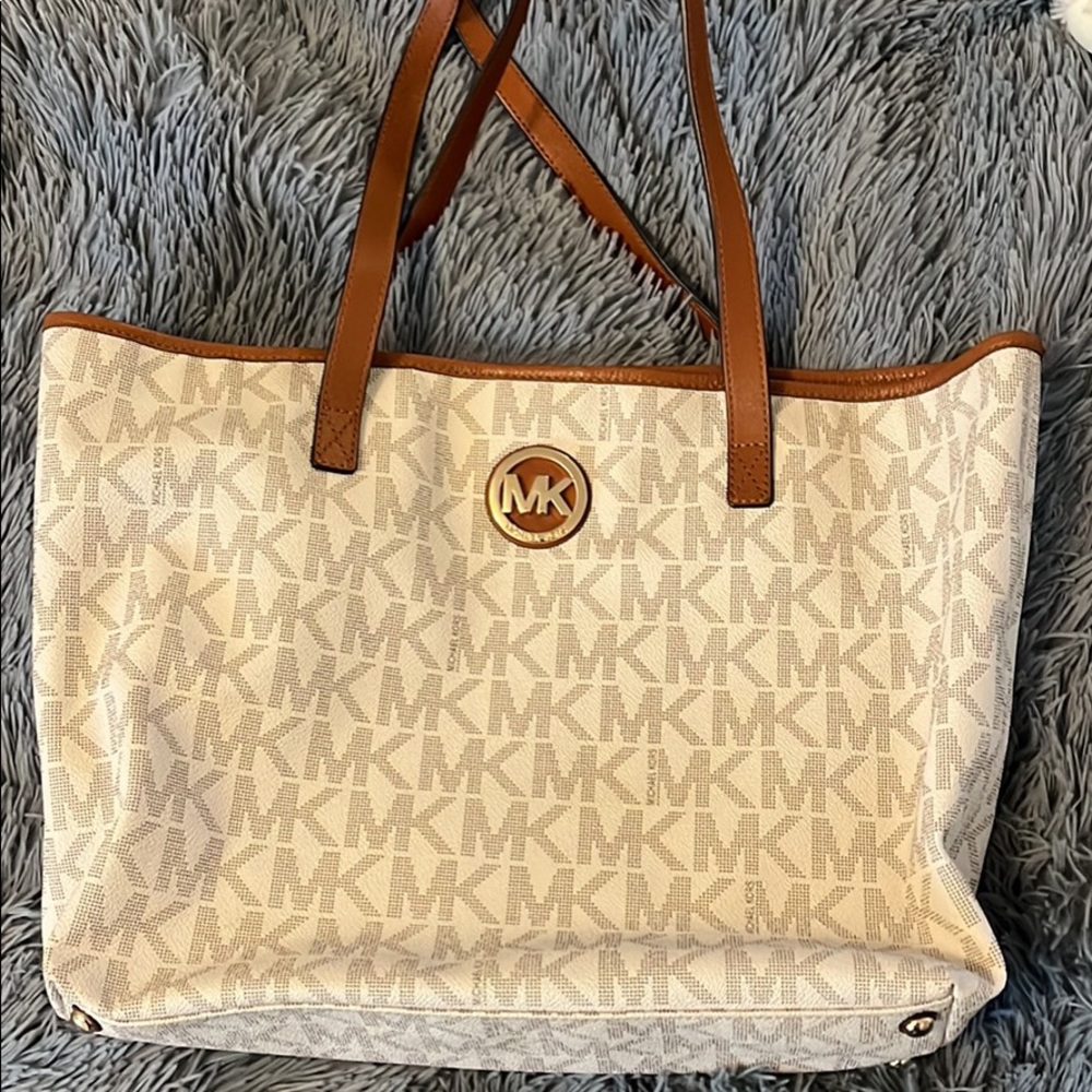 Michael Kors Jet Set Tote